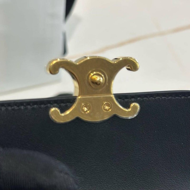 *SHIHNA名牌精品* Celine Triomphe小牛皮短款零錢包-4