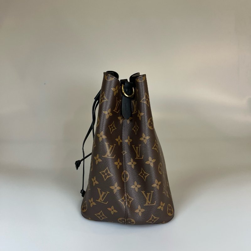 LV M44020 老花黑水桶包-2