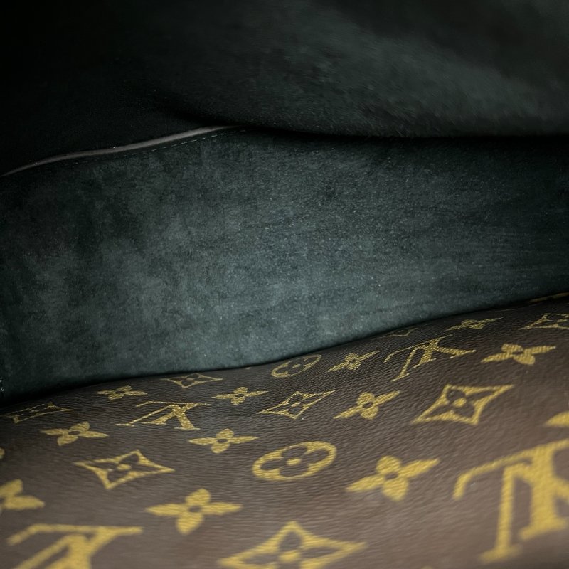 LV M44020 老花黑水桶包-6