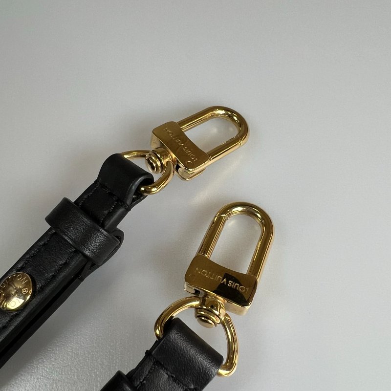 LV M44020 老花黑水桶包-10