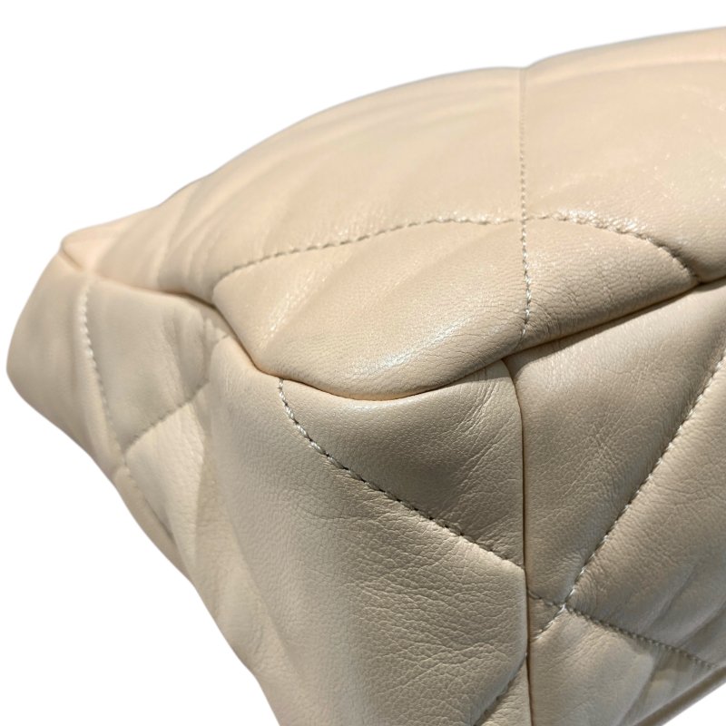 CHANEL 香奈兒 19 BAG 翻蓋肩背包 羊皮 米色 金釦-10