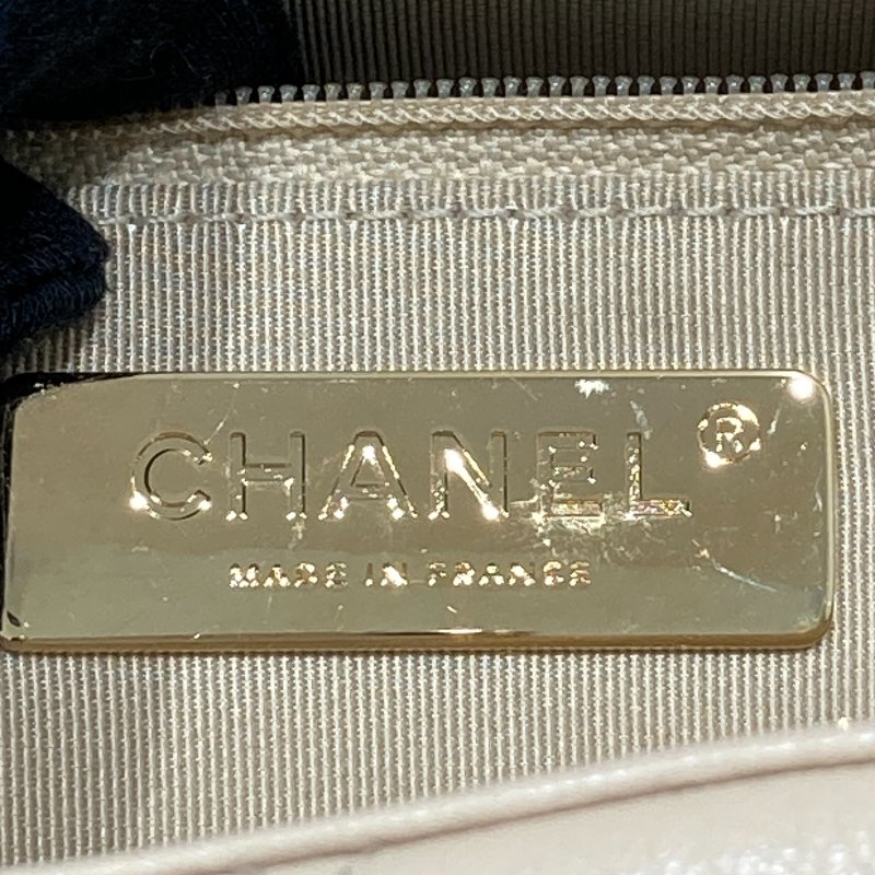 CHANEL 香奈兒 19 BAG 翻蓋肩背包 羊皮 米色 金釦-13