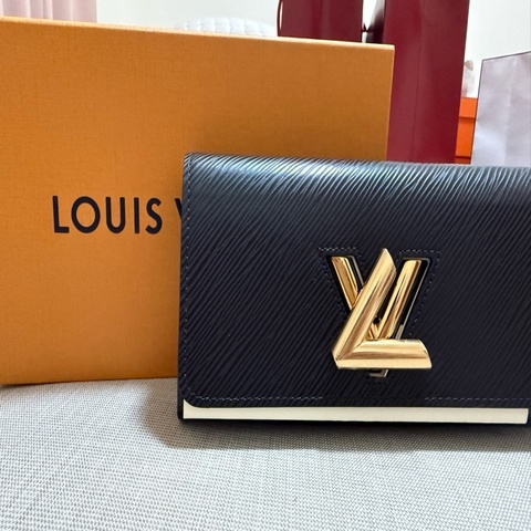 Louis Vuitton LV Twist 長夾 黑色Epi 牛皮 金扣 全新未使用 附盒裝發票
