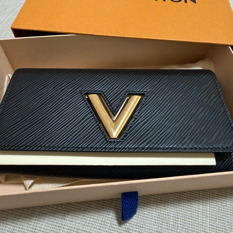 Louis Vuitton LV Twist 長夾 黑色Epi 牛皮 金扣 全新未使用 附盒裝發票-2