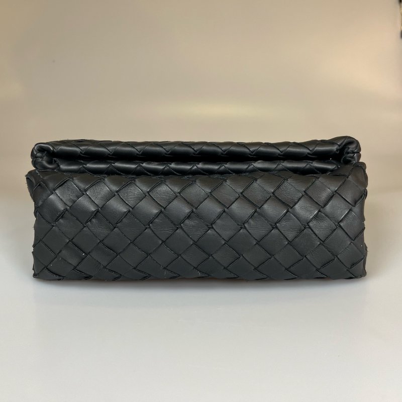 BV  黑色編織寬背帶斜挎包-4