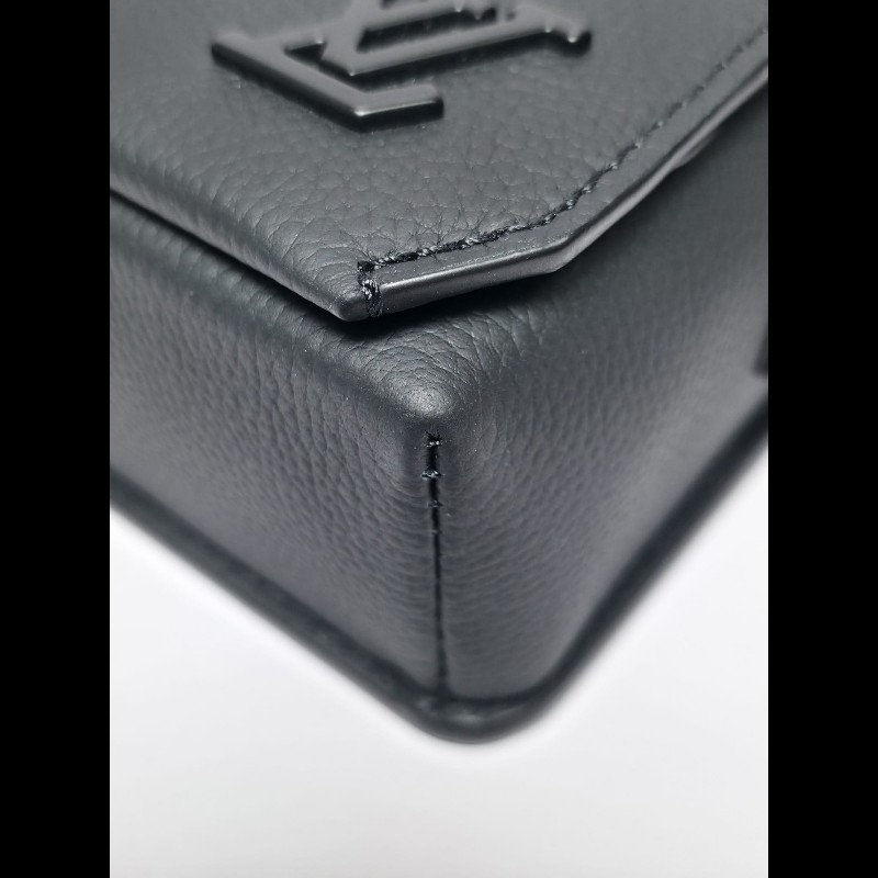 LV 黑色Men's Crossbody Flap Bag-9