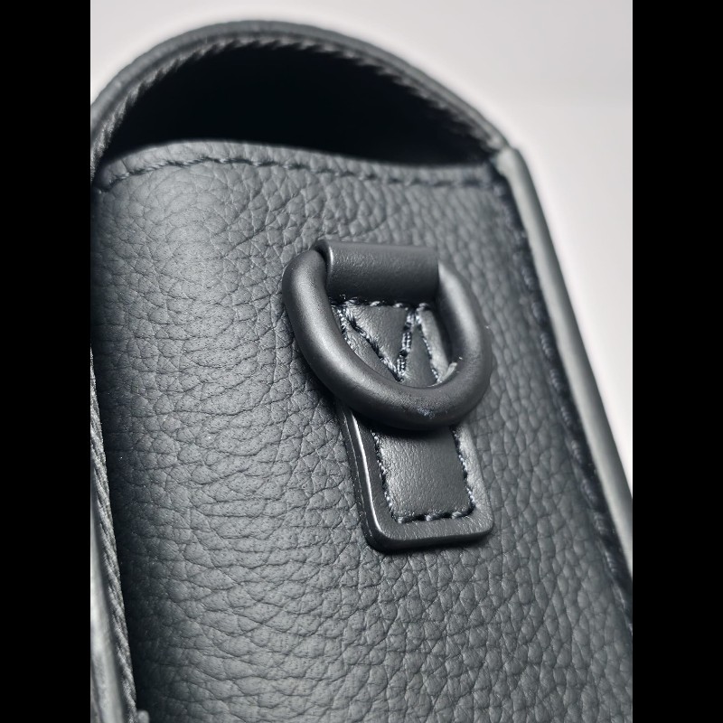 LV 黑色Men's Crossbody Flap Bag-15