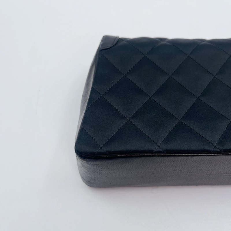 「JL精品代購」中古黑金緞面拼皮雕花鍊子母包-11