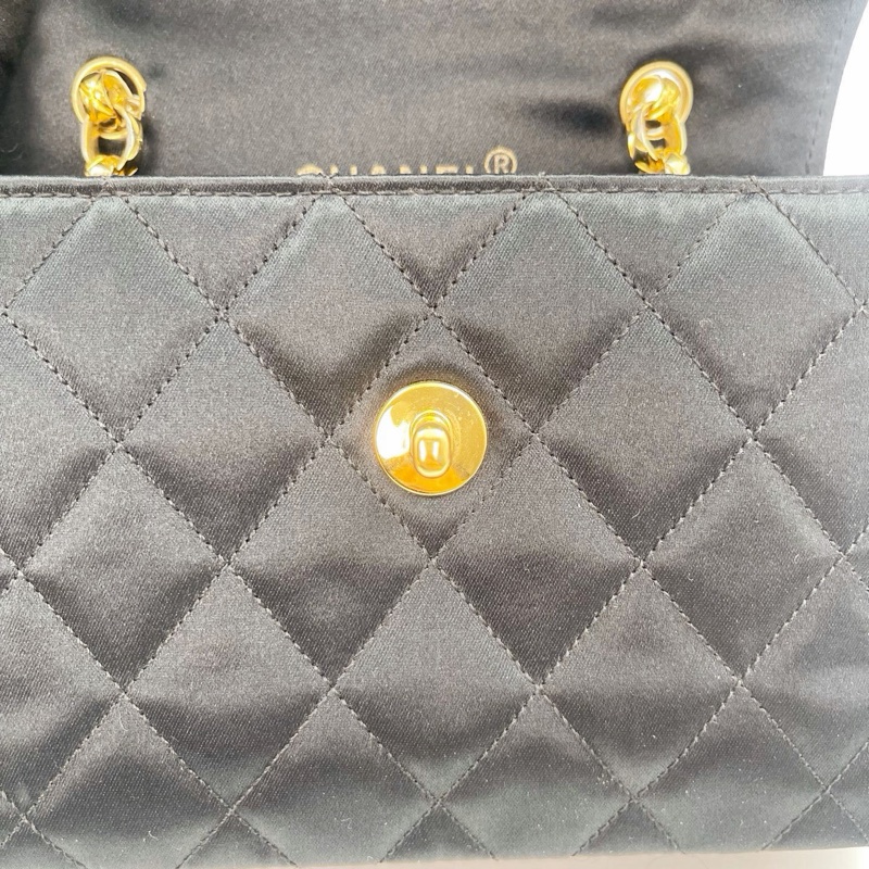 「JL精品代購」中古黑金緞面拼皮雕花鍊子母包-25