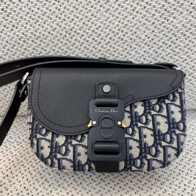 (誠可議) Dior Saddle 迷你翻蓋郵差包-經典老花logo馬鞍包-0