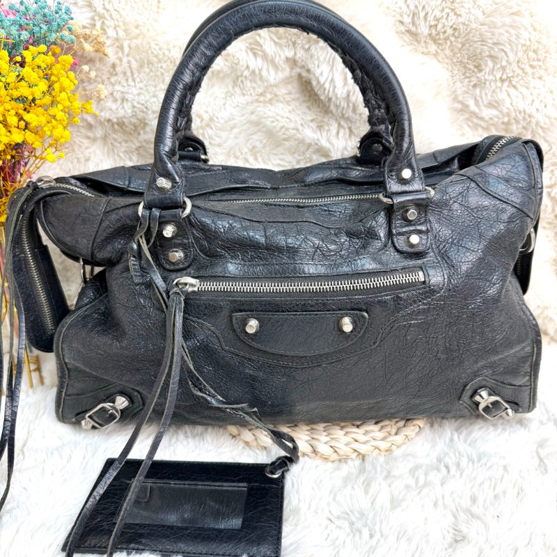 BALENCIAGA CITY 機車包 黑色 油蠟皮 大號 螺紋銀扣-1