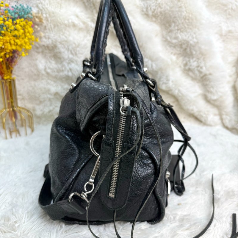 BALENCIAGA CITY 機車包 黑色 油蠟皮 大號 螺紋銀扣-4