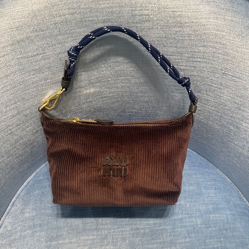 Miu Miu 女士 天鵝絨手拿包均碼碼18.5cm*10cm*14cm-3