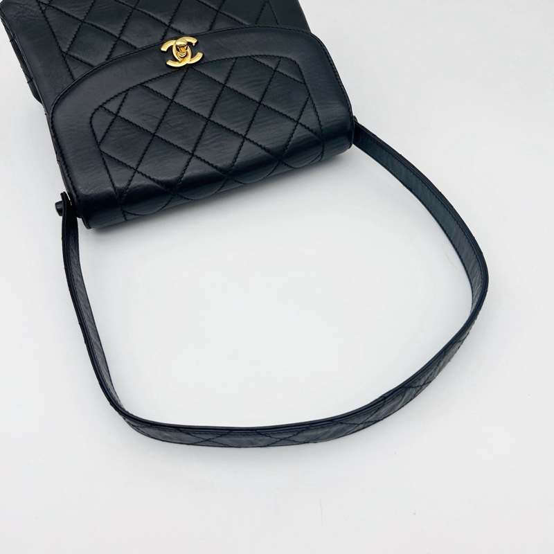 「JL精品代購」9新 香奈兒黑金羊皮菱格戴妃Kelly腋下包-5