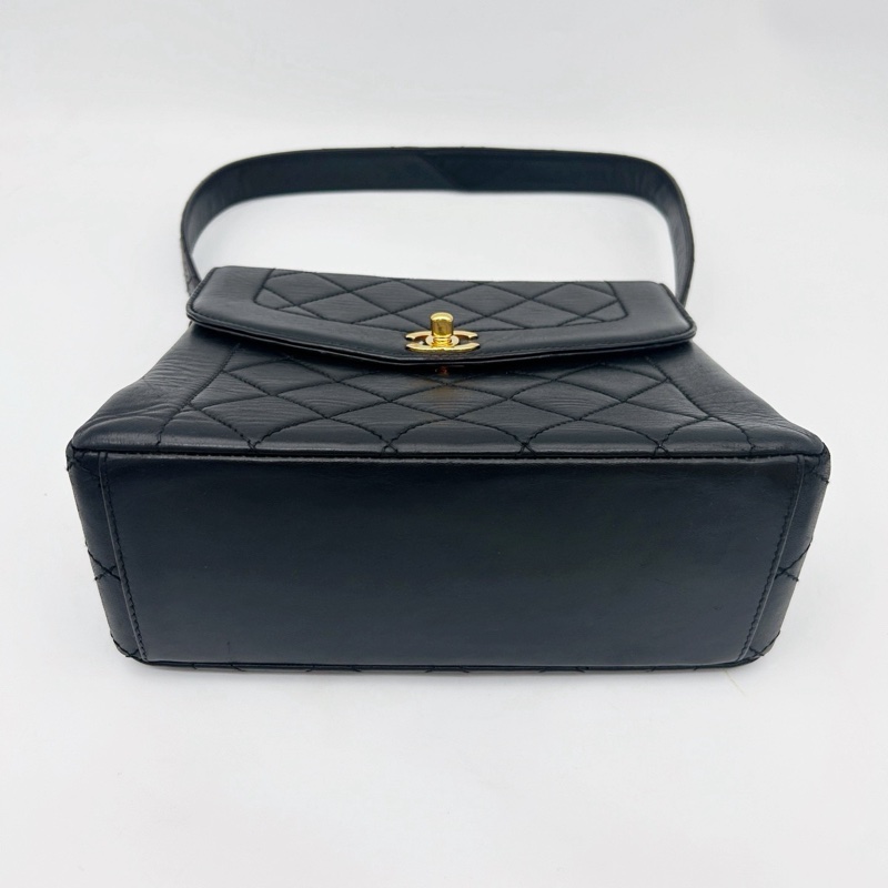 「JL精品代購」9新 香奈兒黑金羊皮菱格戴妃Kelly腋下包-6