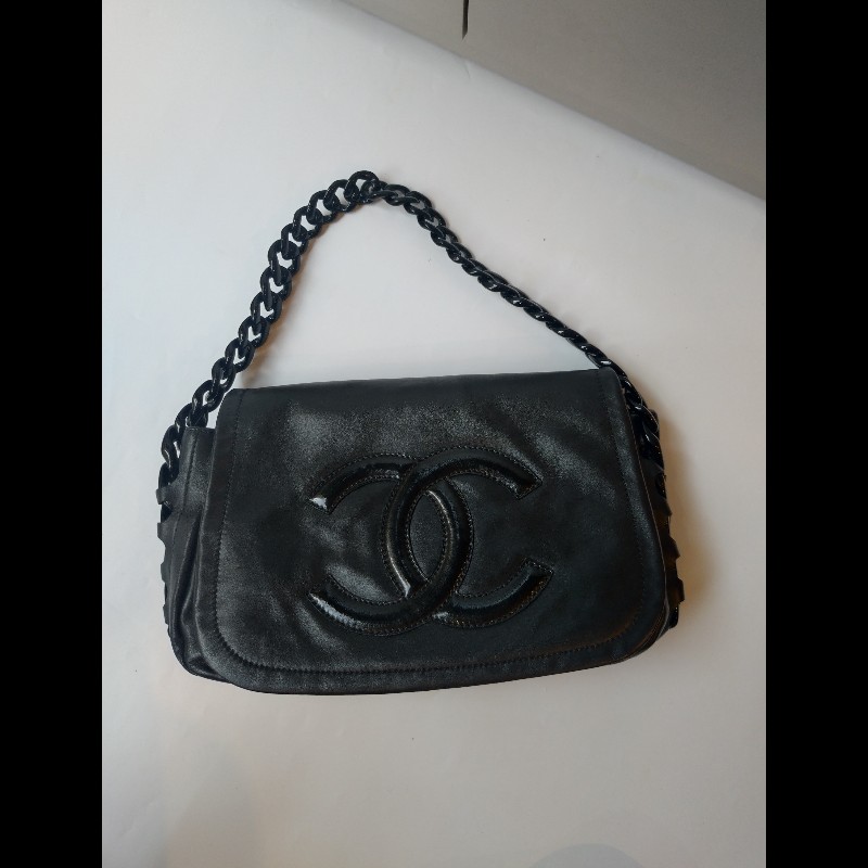 Chanel 粗壓克力鍊帶黑皮革車雙C口蓋包-4