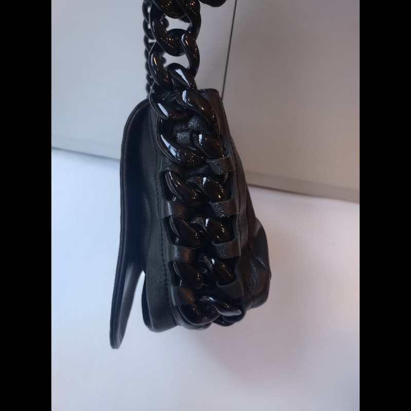 Chanel 粗壓克力鍊帶黑皮革車雙C口蓋包-9