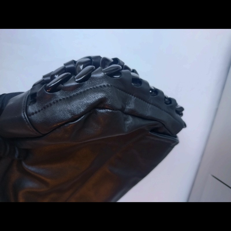 Chanel 粗壓克力鍊帶黑皮革車雙C口蓋包-11