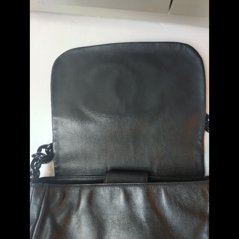 Chanel 粗壓克力鍊帶黑皮革車雙C口蓋包-17