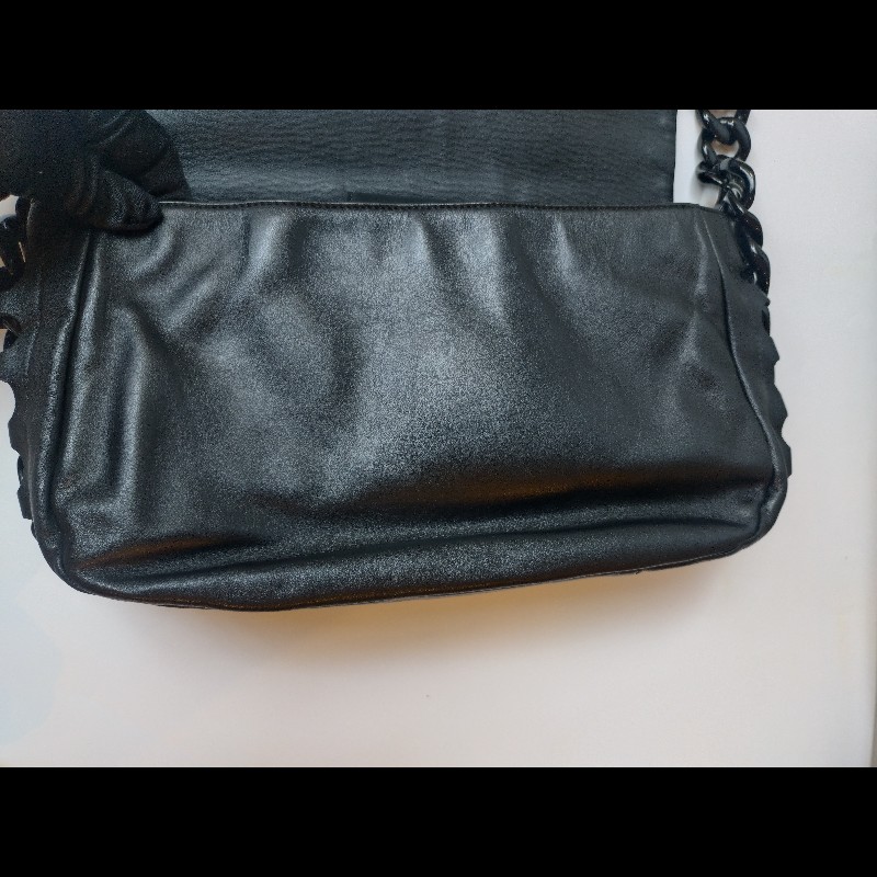 Chanel 粗壓克力鍊帶黑皮革車雙C口蓋包-18