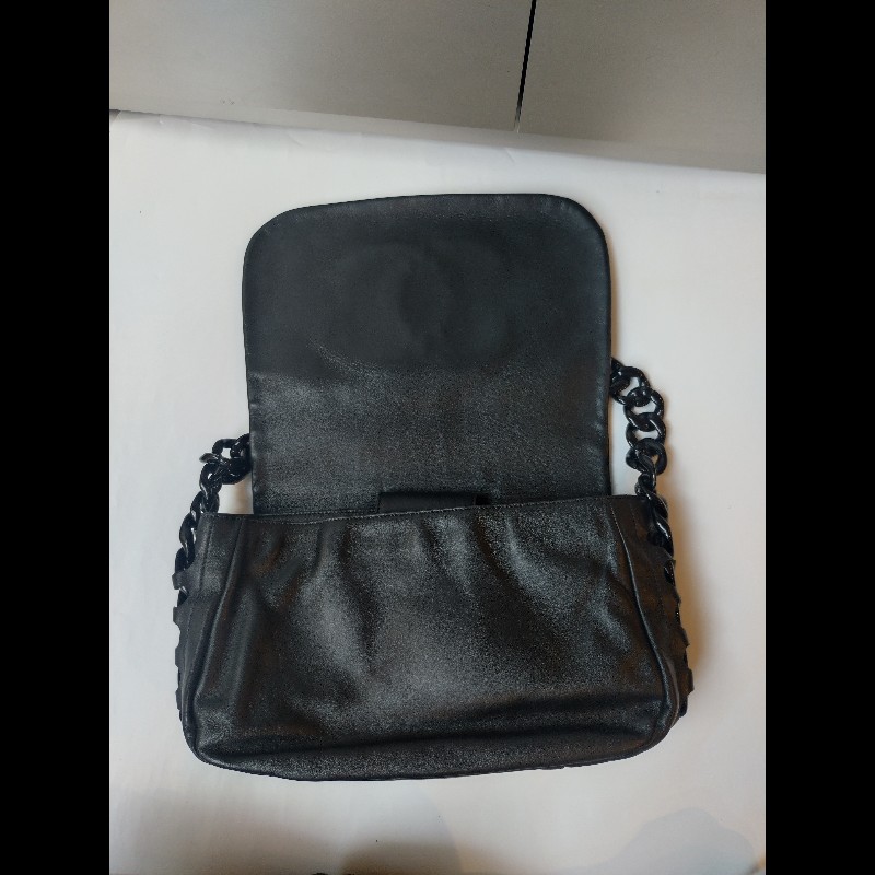 Chanel 粗壓克力鍊帶黑皮革車雙C口蓋包-19