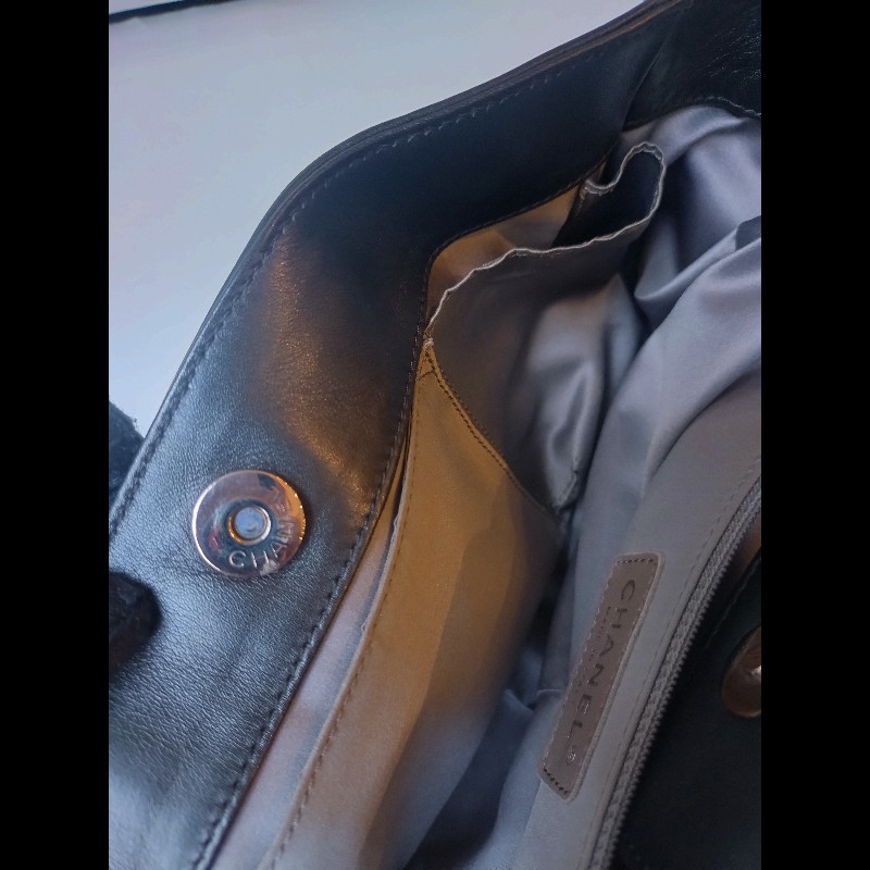 Chanel 粗壓克力鍊帶黑皮革車雙C口蓋包-20