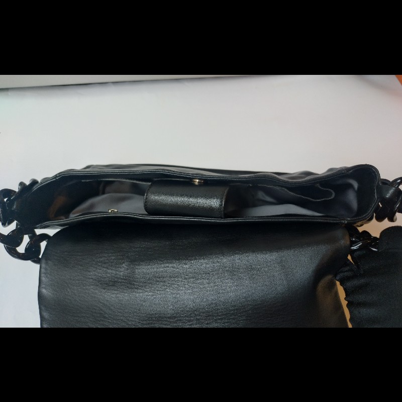 Chanel 粗壓克力鍊帶黑皮革車雙C口蓋包-22