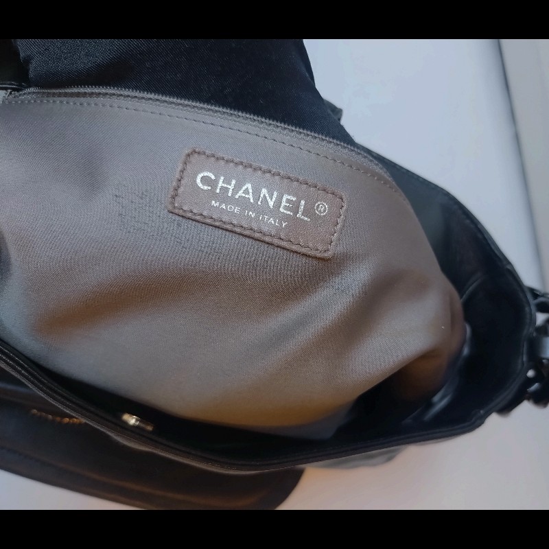 Chanel 粗壓克力鍊帶黑皮革車雙C口蓋包-25
