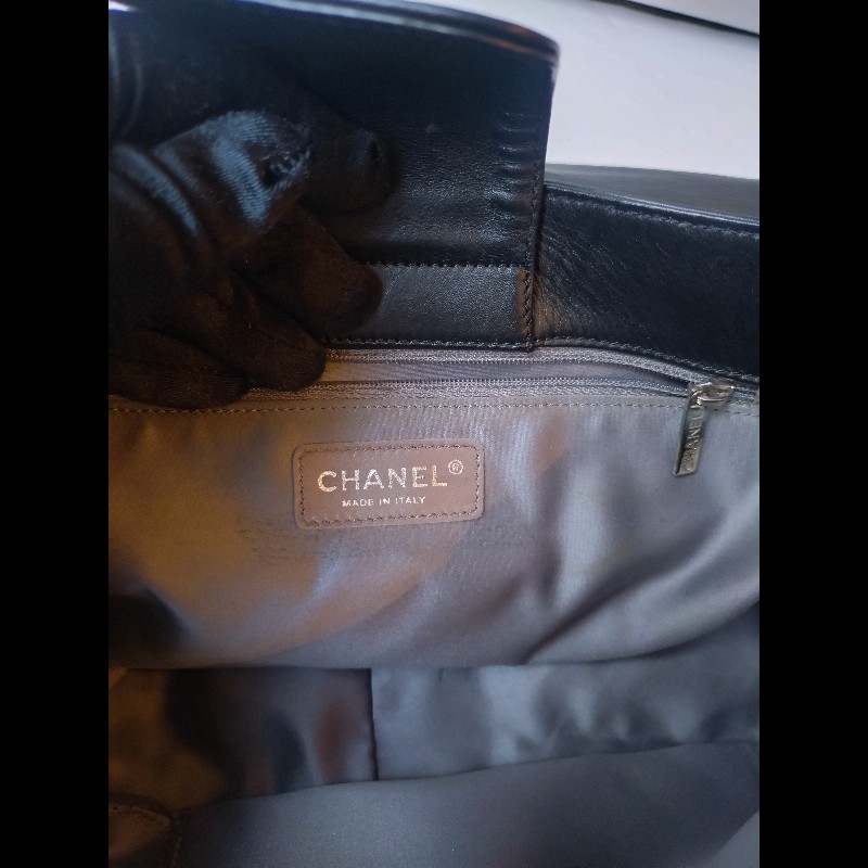 Chanel 粗壓克力鍊帶黑皮革車雙C口蓋包-27