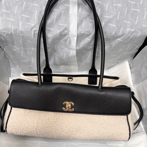 Chanel香奈兒26S黑白拼色法棍包限定發售