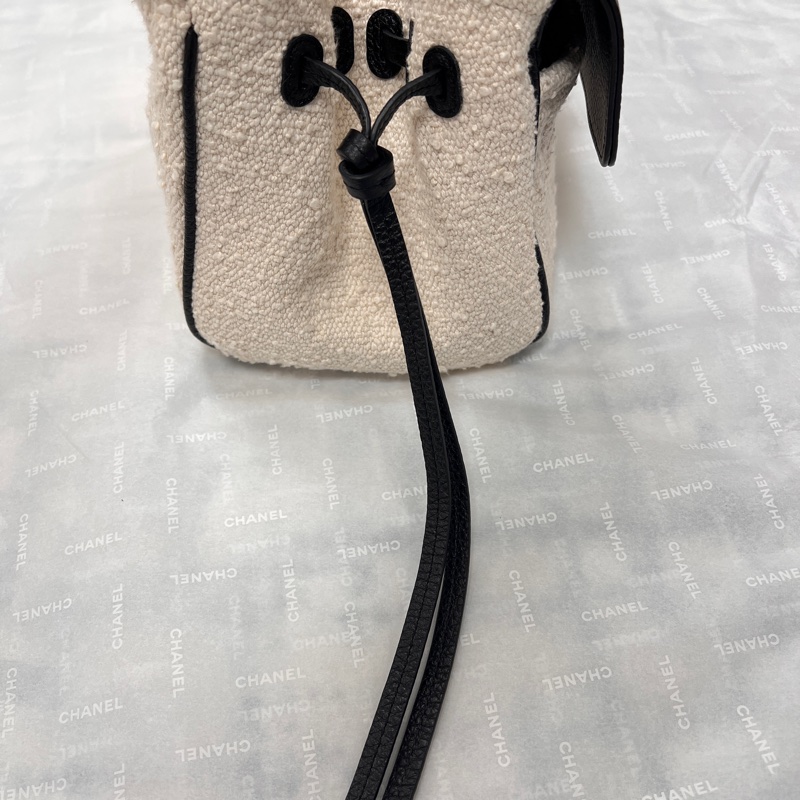 Chanel香奈兒26S黑白拼色法棍包限定發售-1