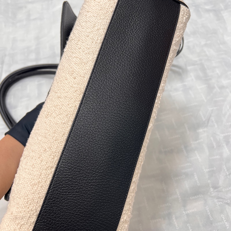 Chanel香奈兒26S黑白拼色法棍包限定發售-3