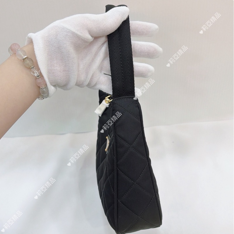 莉亞精品♡ Prada菱格紋黑金腋下包 二手美包-4