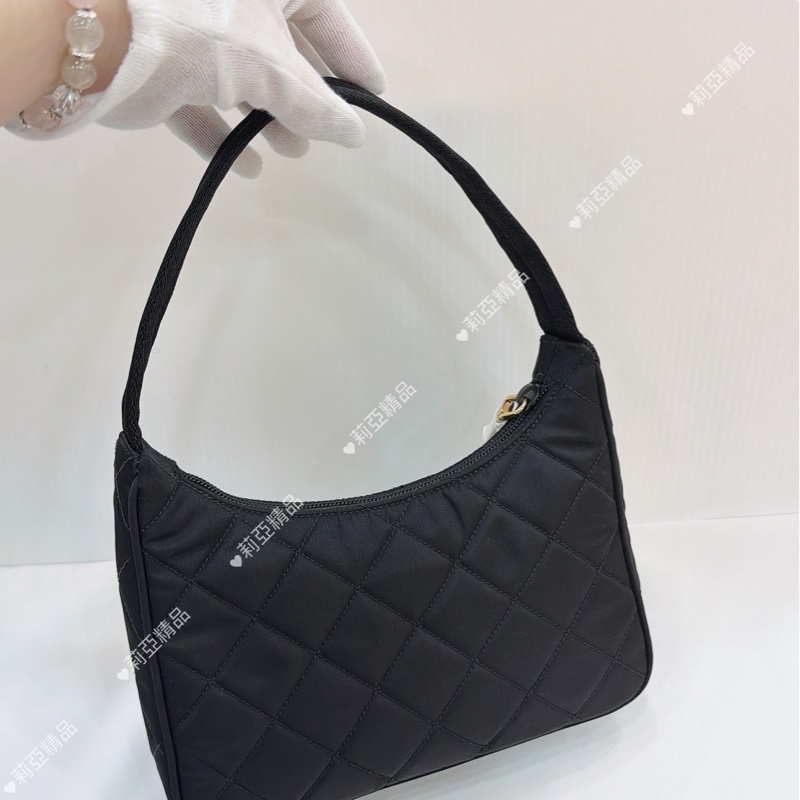 莉亞精品♡ Prada菱格紋黑金腋下包 二手美包-6