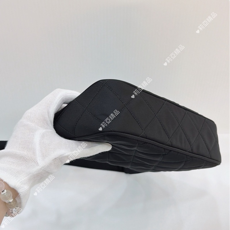 莉亞精品♡ Prada菱格紋黑金腋下包 二手美包-9