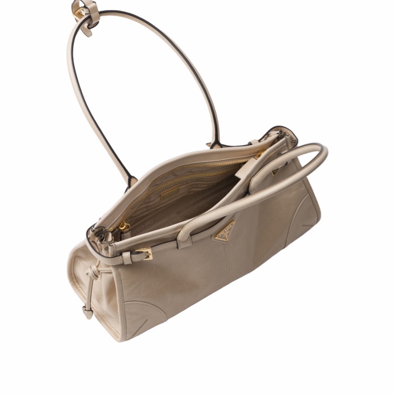 Prada 女士 中號Soft Lux徽標單肩包均碼碼中號、32cm*12cm*15.5cm-1