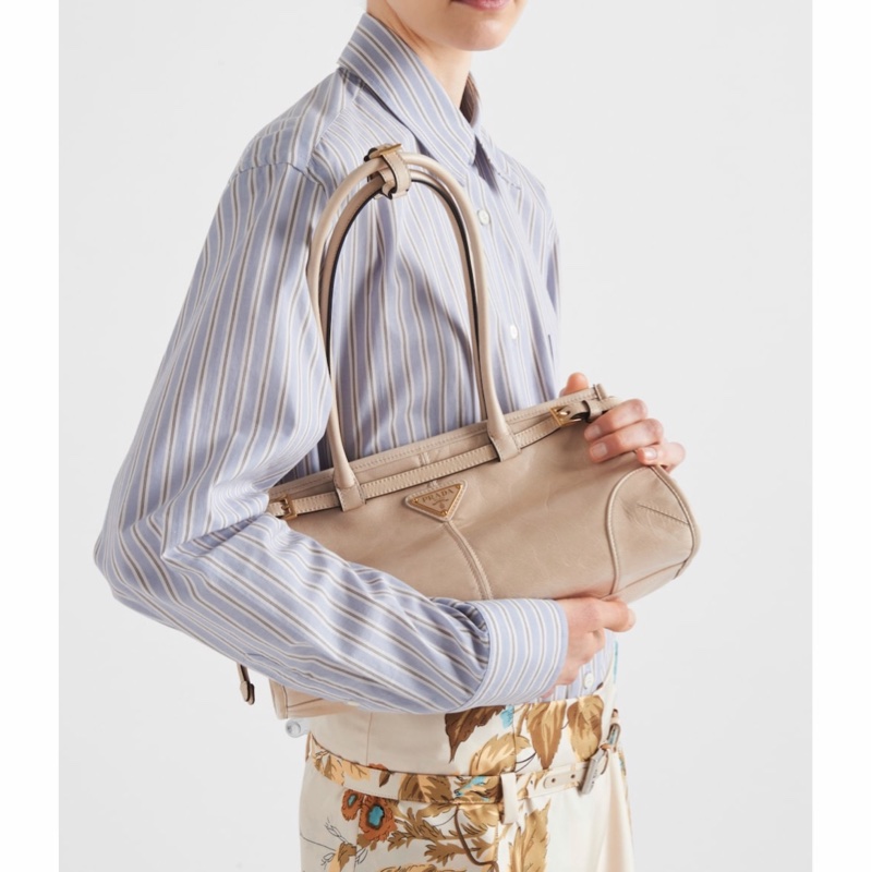 Prada 女士 中號Soft Lux徽標單肩包均碼碼中號、32cm*12cm*15.5cm-2