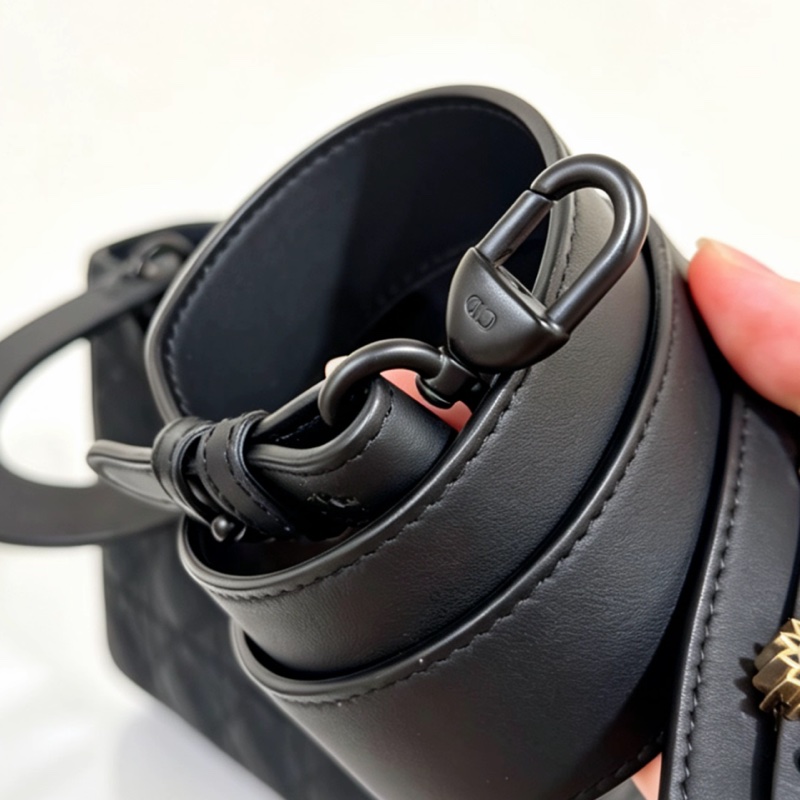 DIOR迪奧Lady Dior黑磨沙黛妃包So Black勳章肩帶#專櫃20多萬🍒-19