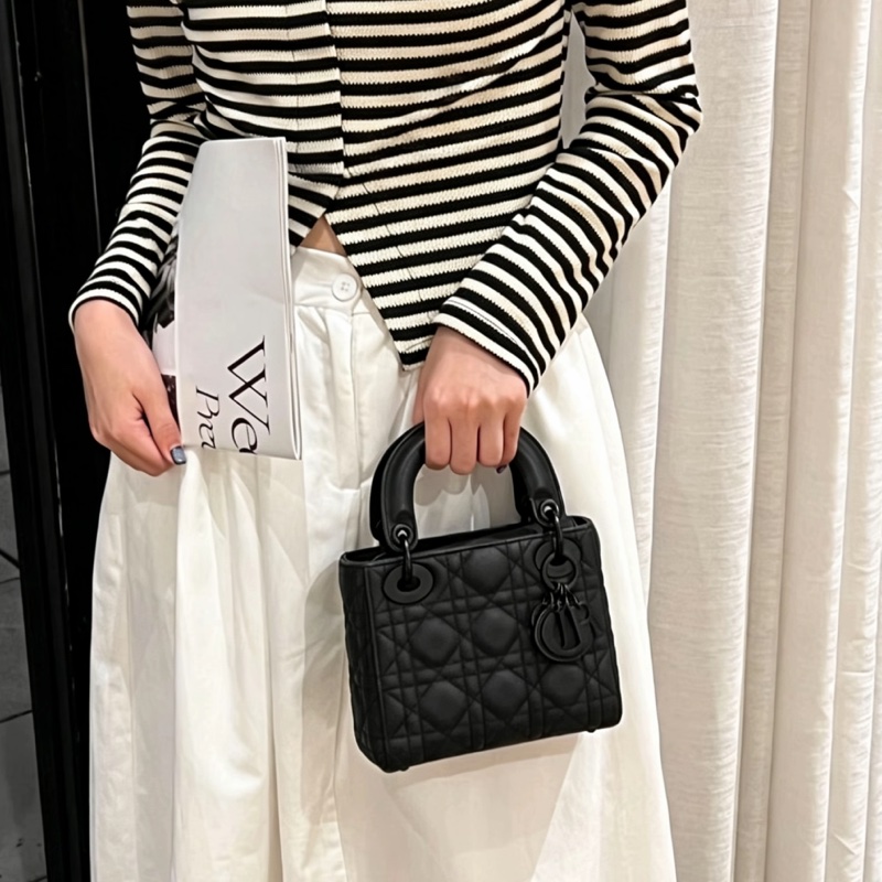 DIOR迪奧Lady Dior黑磨沙黛妃包So Black勳章肩帶#專櫃20多萬🍒-28