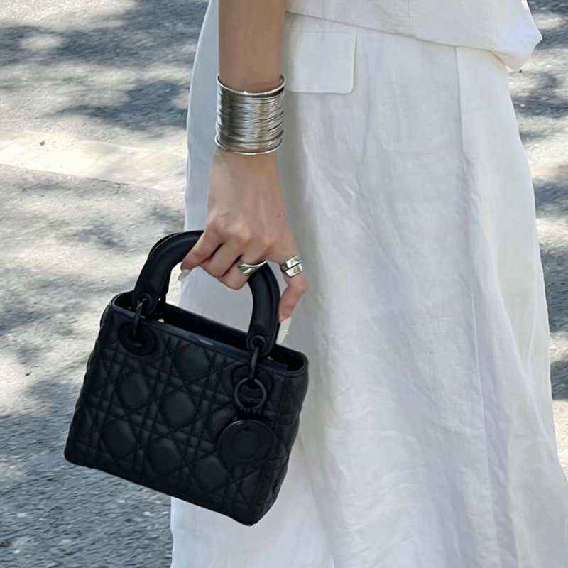 DIOR迪奧Lady Dior黑磨沙黛妃包So Black勳章肩帶#專櫃20多萬🍒-29