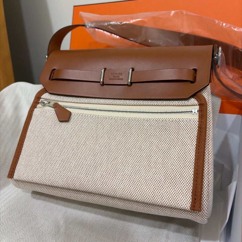 全新/膠膜全在 Hermès Mini Herbag 20cm 金棕金剛色銀扣｜2026/01 購證-3