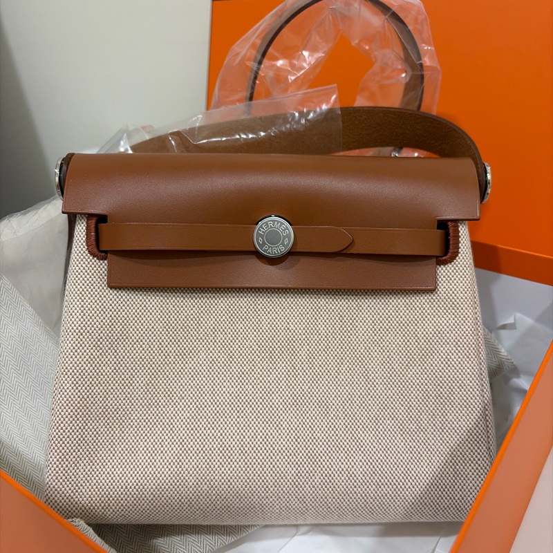全新/膠膜全在 Hermès Mini Herbag 20cm 金棕金剛色銀扣｜2026/01 購證-6