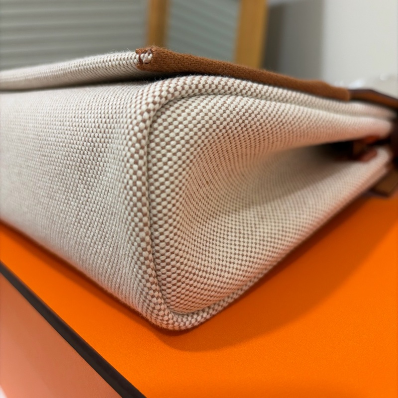 全新/膠膜全在 Hermès Mini Herbag 20cm 金棕金剛色銀扣｜2026/01 購證-13