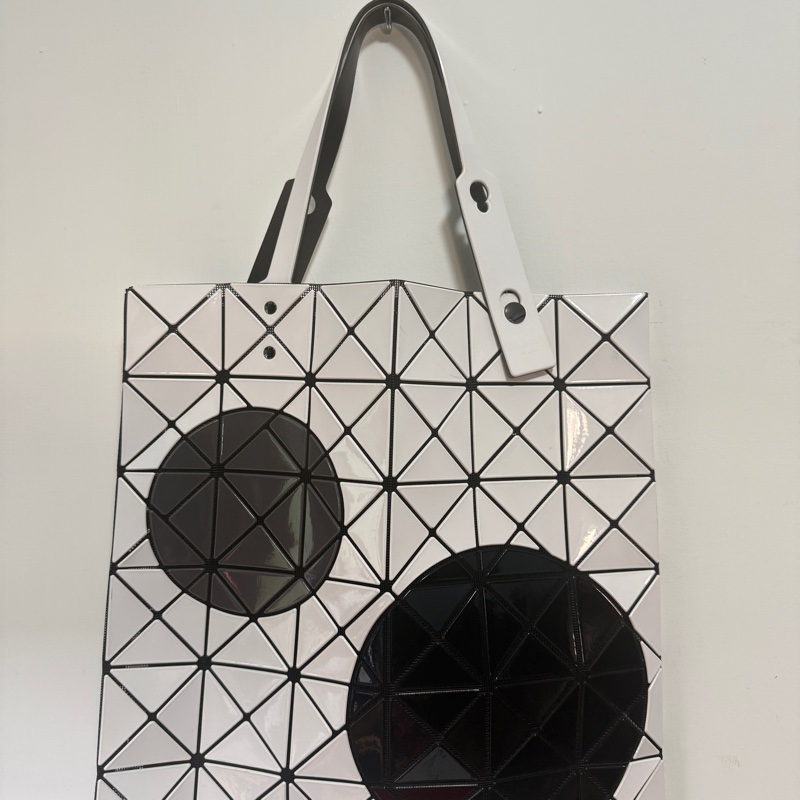 ISSEY MIYAKE BAOBAO TOTE亮面幾何 6X6手提包-0