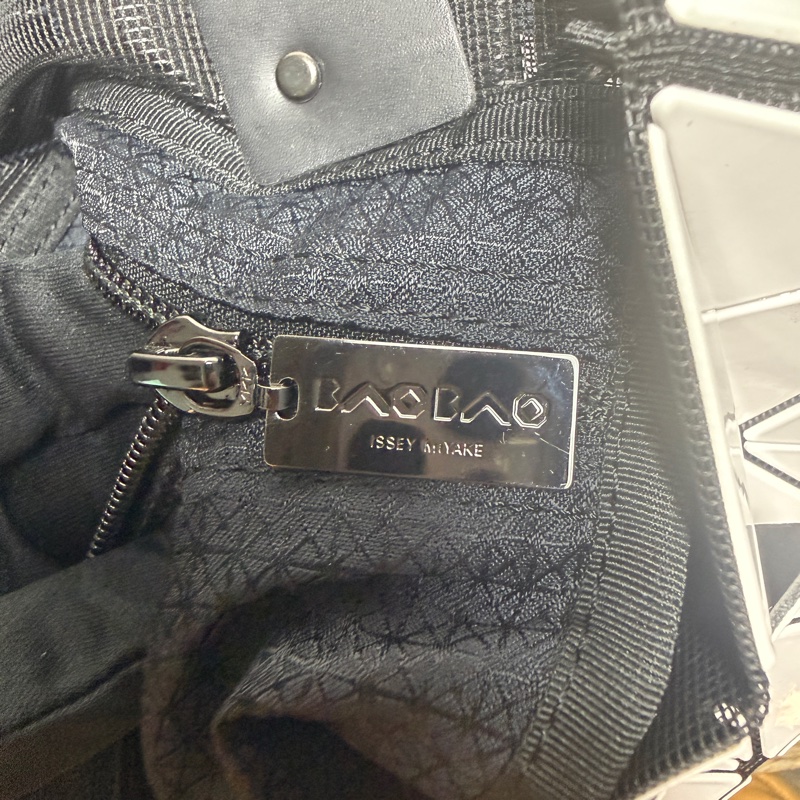 ISSEY MIYAKE BAOBAO TOTE亮面幾何 6X6手提包-13