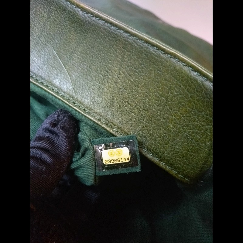 Chanel 霧銀釦綠色牛皮側口袋後背包-13