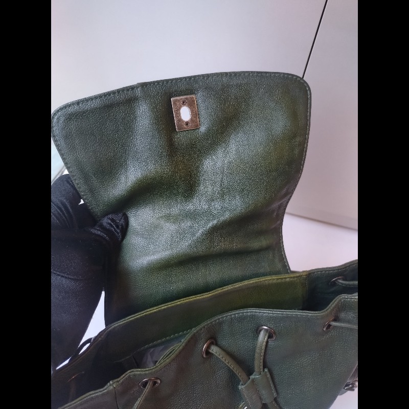 Chanel 霧銀釦綠色牛皮側口袋後背包-16