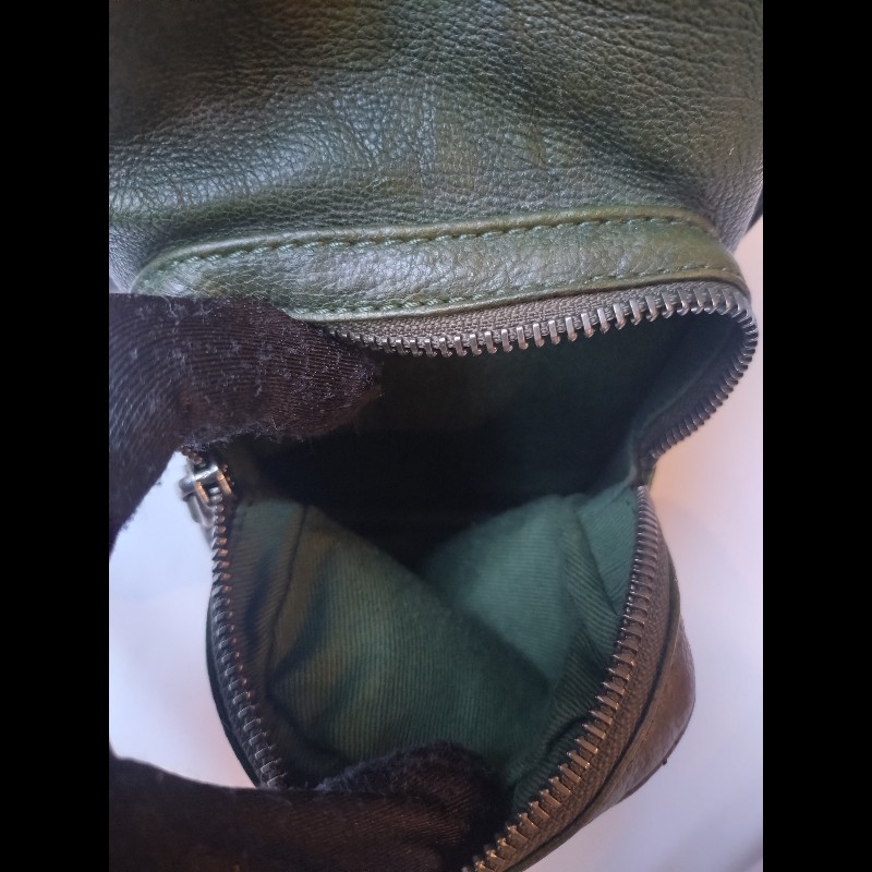 Chanel 霧銀釦綠色牛皮側口袋後背包-17