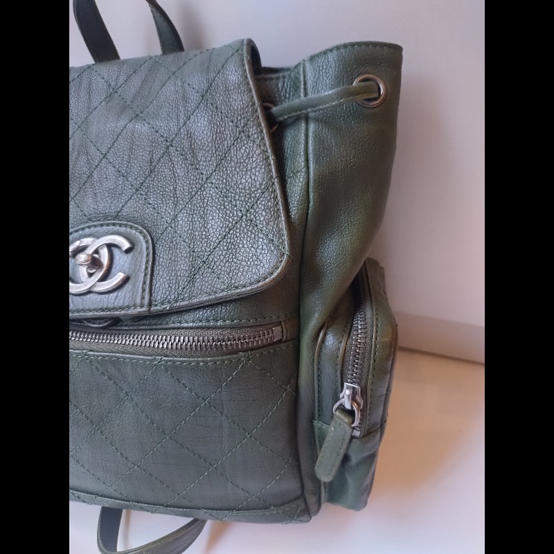 Chanel 霧銀釦綠色牛皮側口袋後背包-22