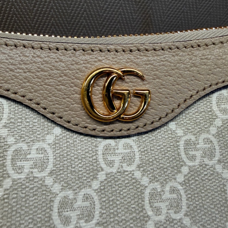 Gucci logo pvc 燕麥色腋下包-1